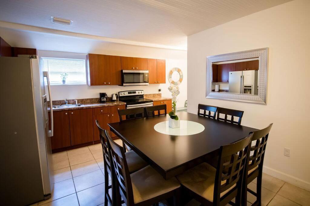 3 Bedroom Miami Home 15 Minutes To The Beach Exterior photo