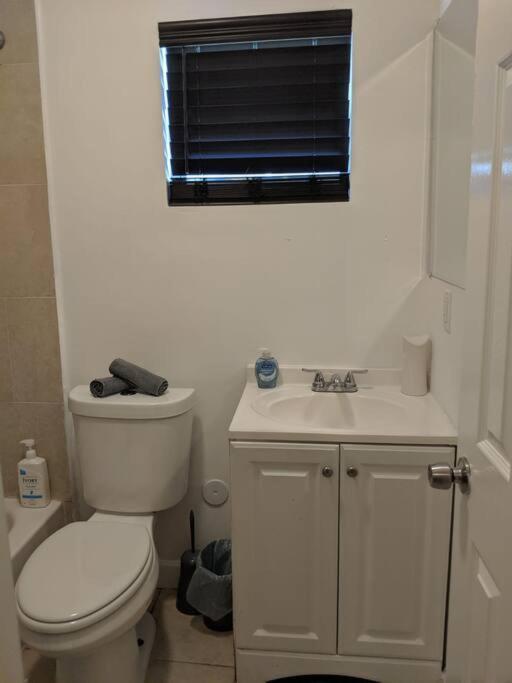 3 Bedroom Miami Home 15 Minutes To The Beach Exterior photo