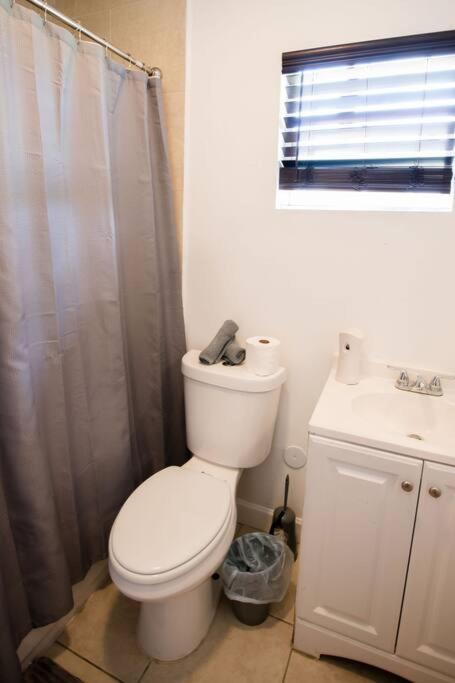 3 Bedroom Miami Home 15 Minutes To The Beach Exterior photo
